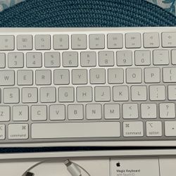 Magic Keyboard w/Touch ID