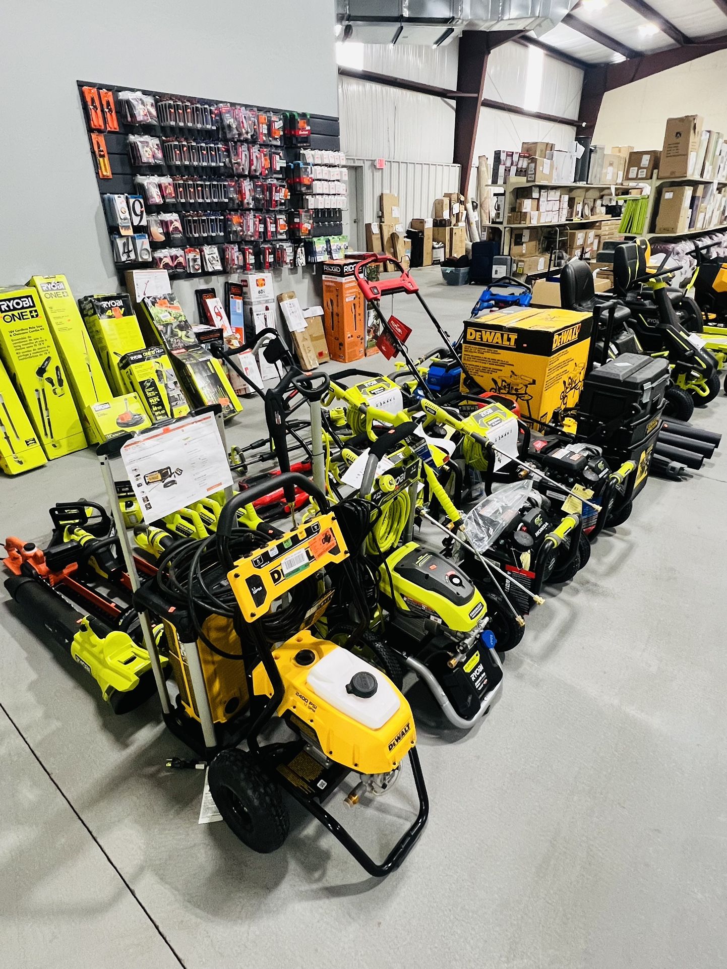 Tool and outdoor lawn equipment
