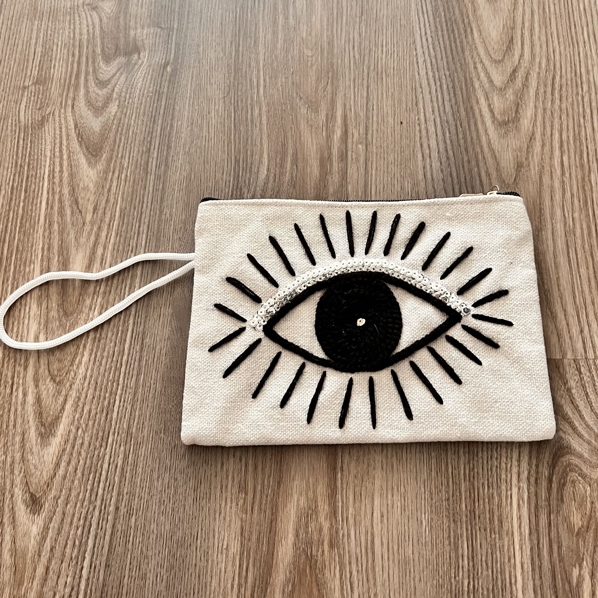 New with No Tag Summer Wristlet With Embroidered Eye