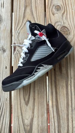 Jordan 5 "Black Metallic" Sz 9.5