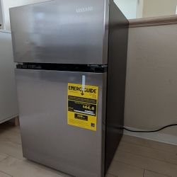 Barely used Vissani 3.1cu ft 2 door mini refrigerator with freezer