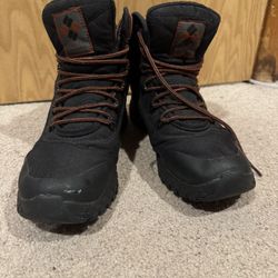 Insulated Snow Boots - Men’s 9