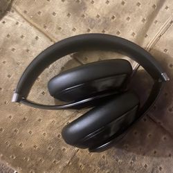 Black Beats Studio Pro