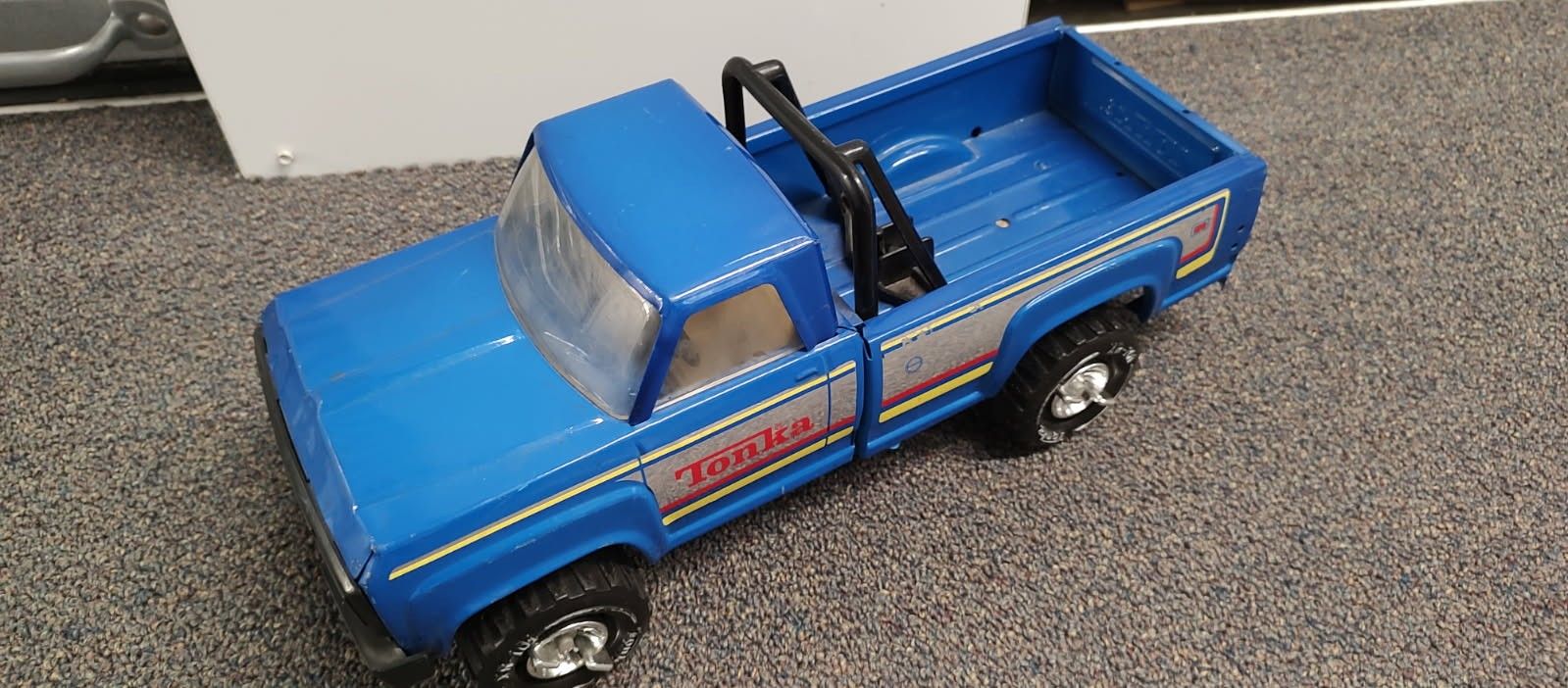 Metal Tonka Toy Pickup