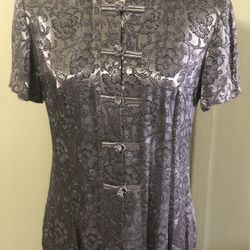 R & M Richards Size 8 Ladies Top