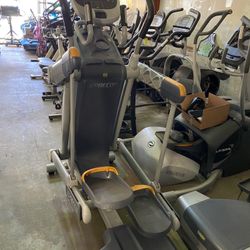 Precor Amt100i Elliptical With P30 Console