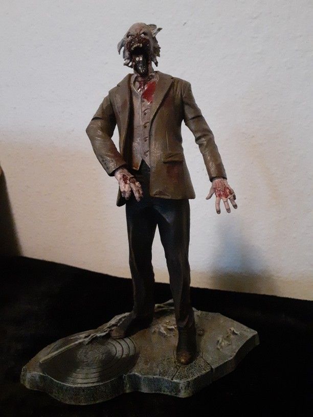 Day Of The Dead Dr. Tongue Action Figure With Base