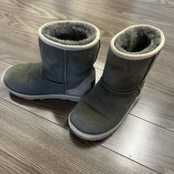 Ugg Kids Size 1