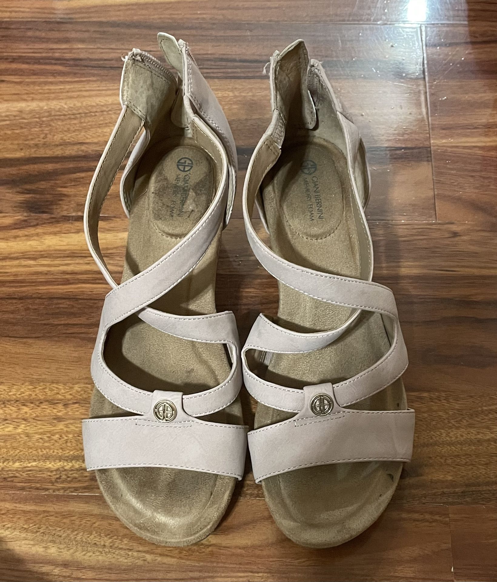 Size 7.5 Giani Bernini Wedges