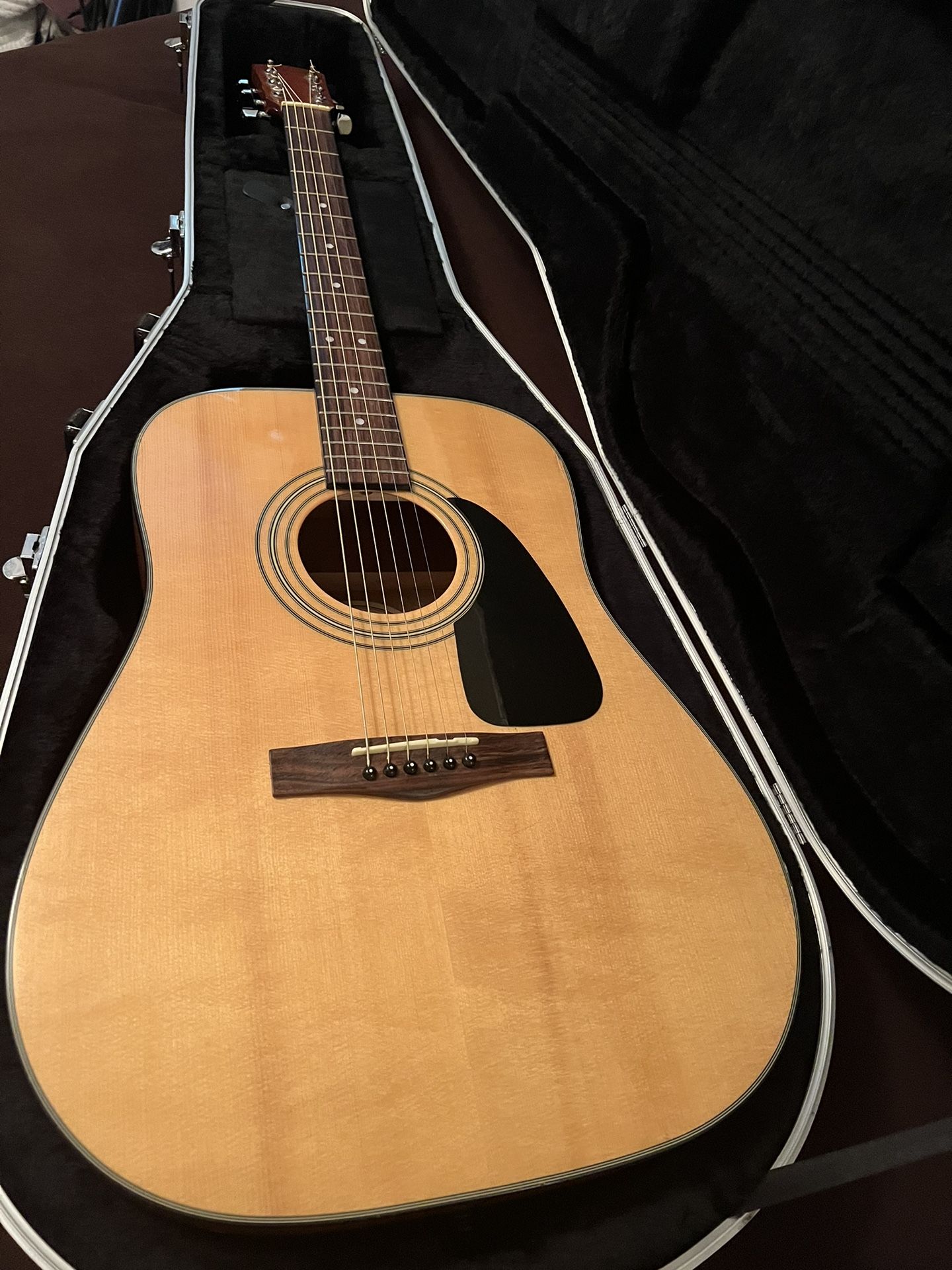 Fender Acoustic Guitar W/ Gator Case