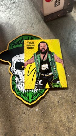Wwe hornswaggle autograph and magnet