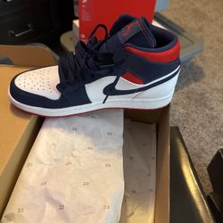 USA Jordan 1 Mid Size 8.5 Men