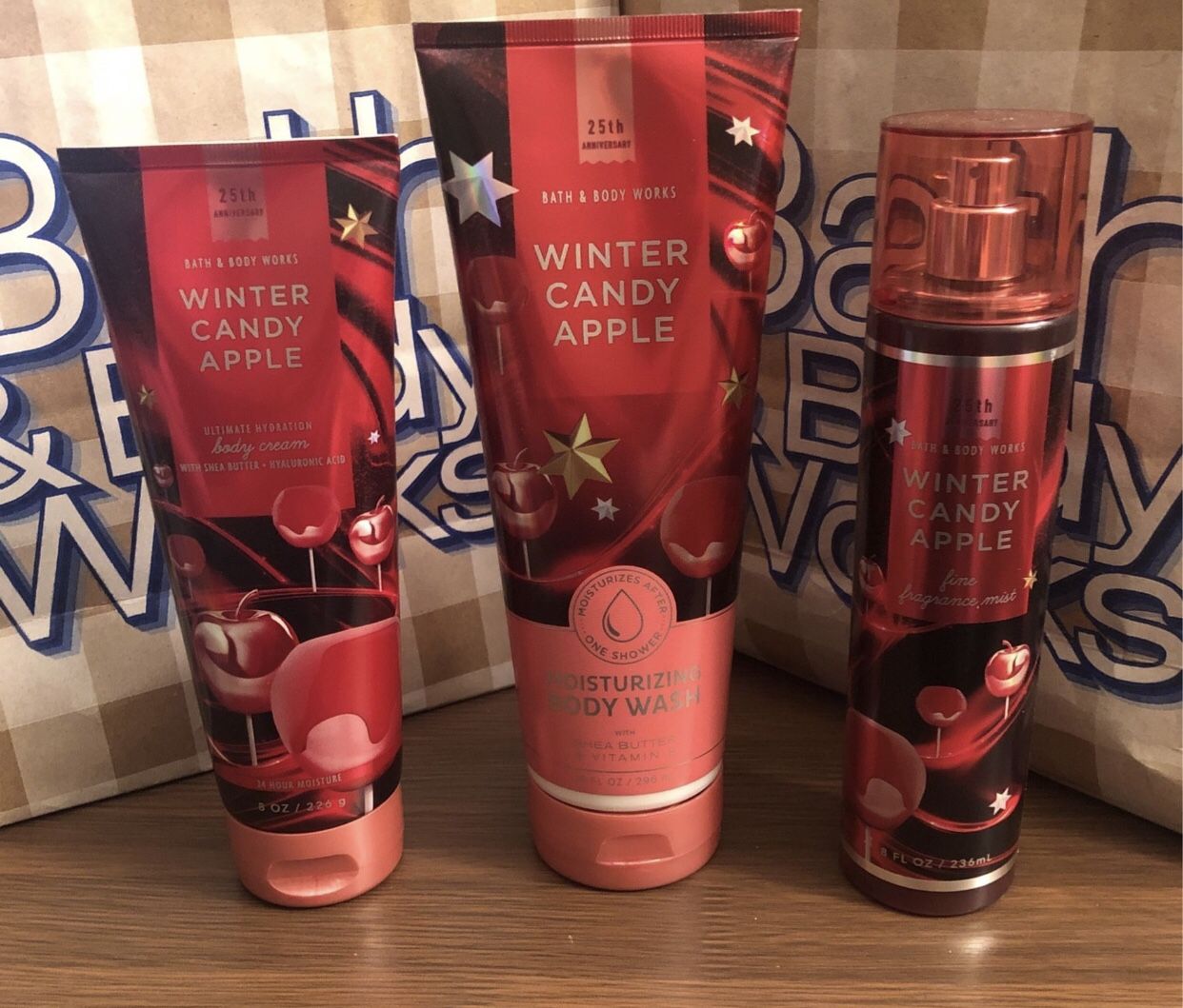 #040… Winter Candy Apple…Bath And Body Works…Read Description For More Information