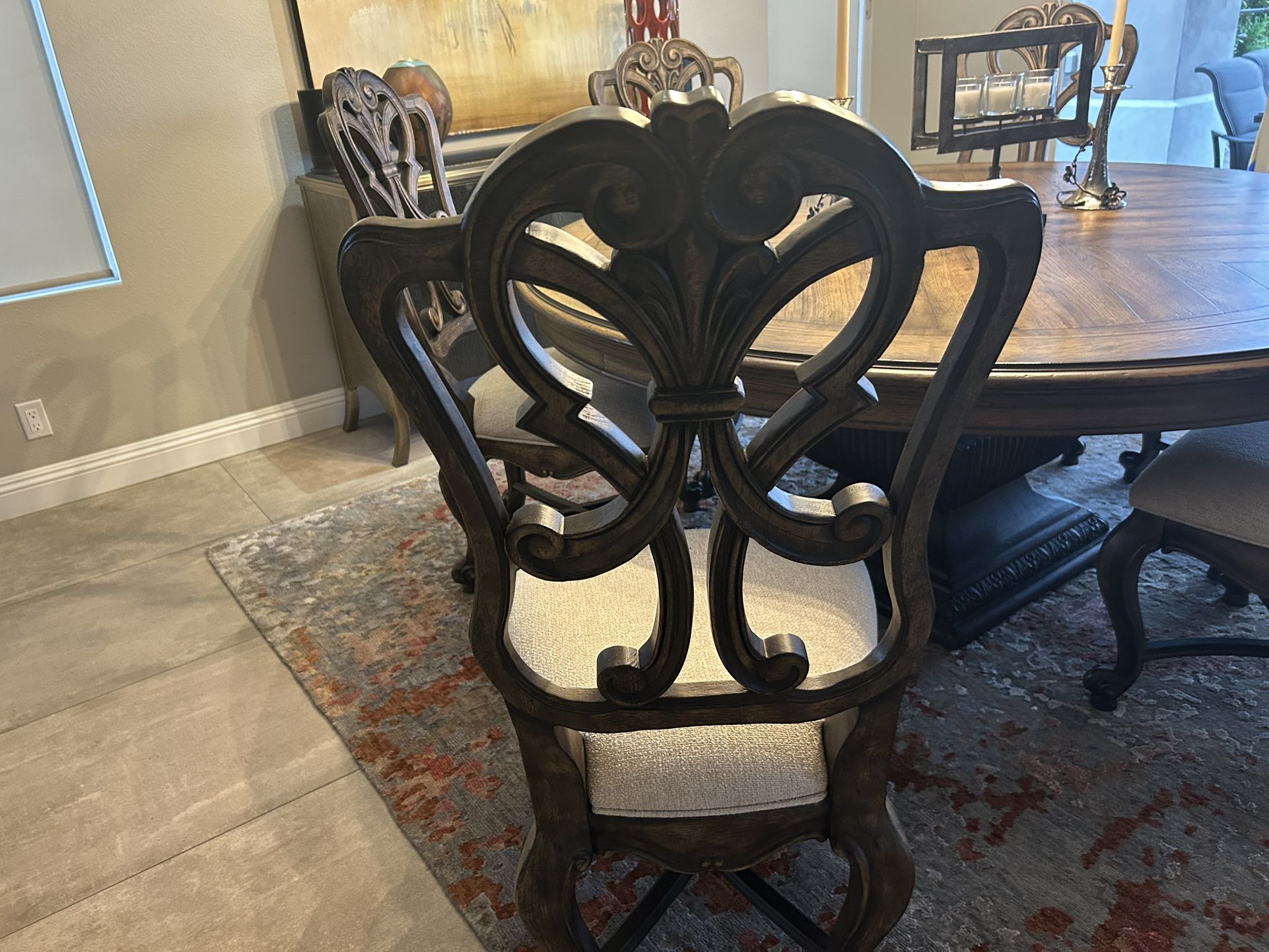 Hooker Dining Room Table With Six Chairs