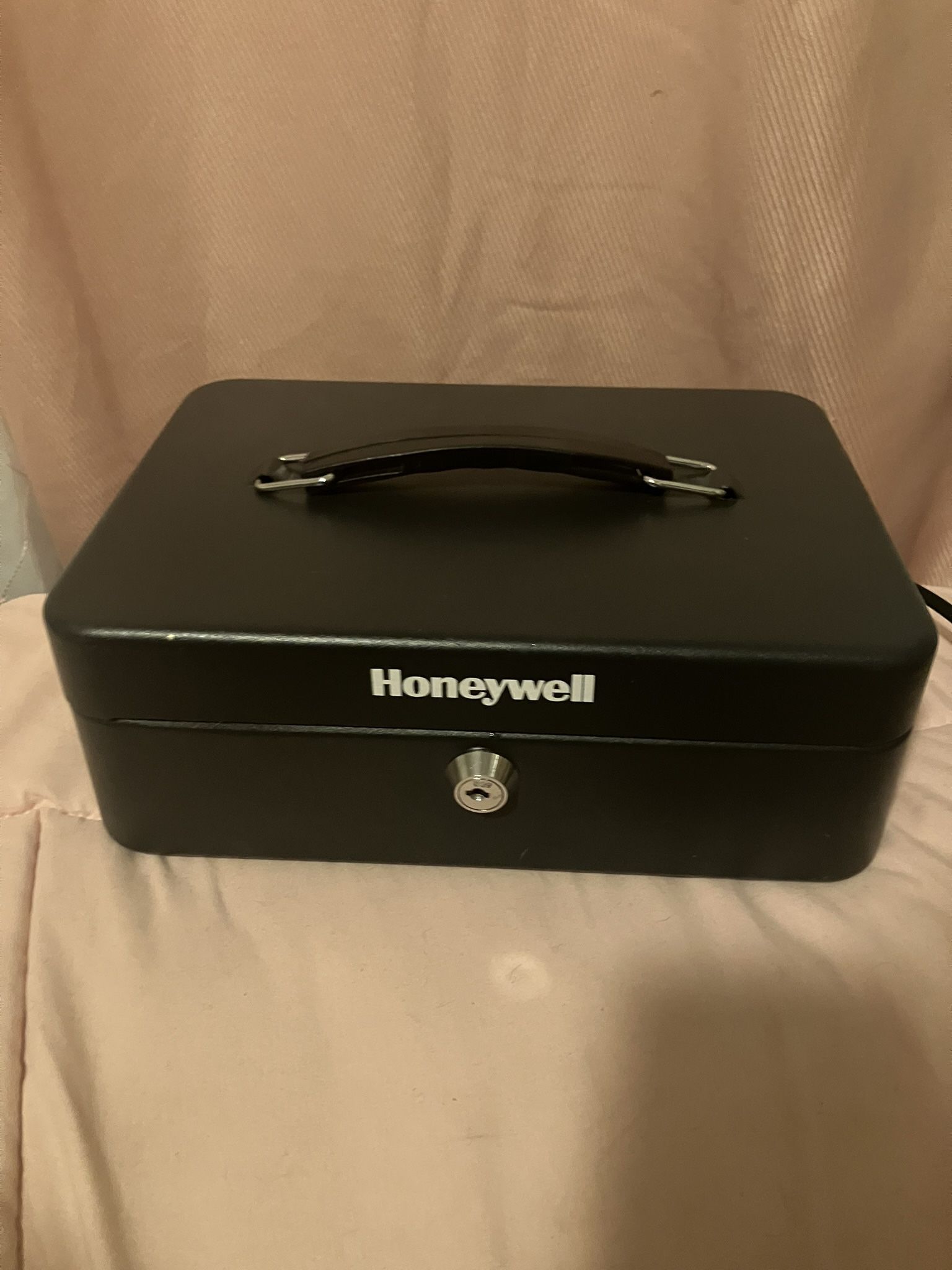 Honeywell lock Box With keys