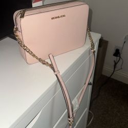 Pink Michael Kors bag crossbody