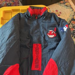 XL INDIANS POWERHOUSE PUFFER