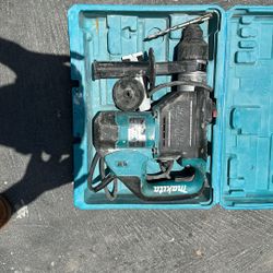 Makita Hammer 