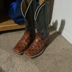 Fish Scales boots 