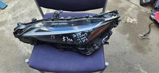 Lexus is is250 Left Headlight Oem