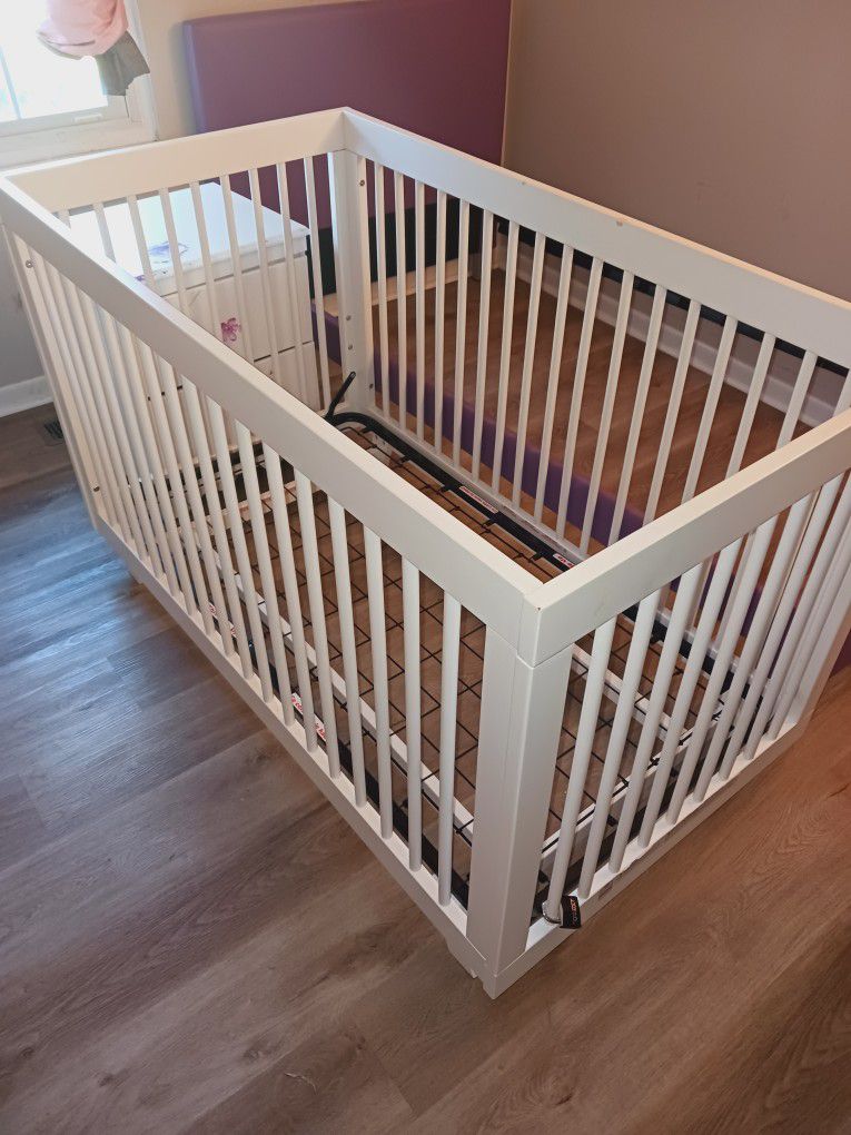 Contemporary Baby Crib