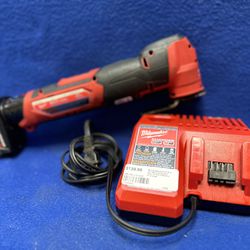 Milwaukee 2526-20 M12 12v Oscillating Multi-Tool W/Battery & Charger 11043443