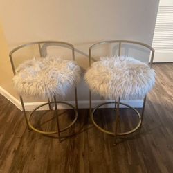 4 NEW Bar Stools