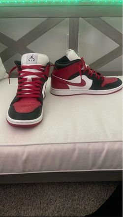 Jordan 1s size men 10.5