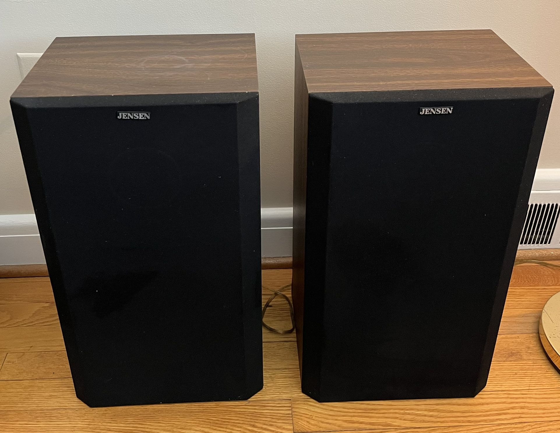 Jensen Model 820 Concert Series Speakers
