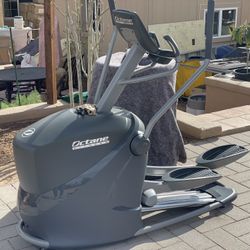 Octane Fitness Elliptical 