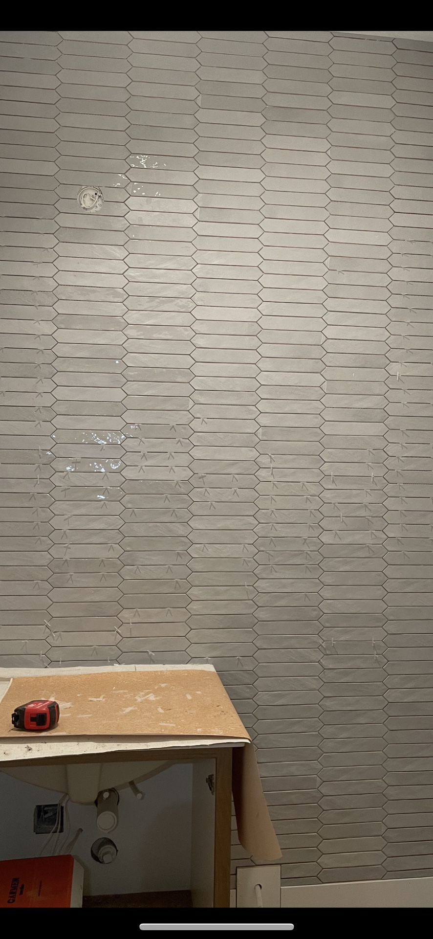 Gradient Crayon White Gloss Tile