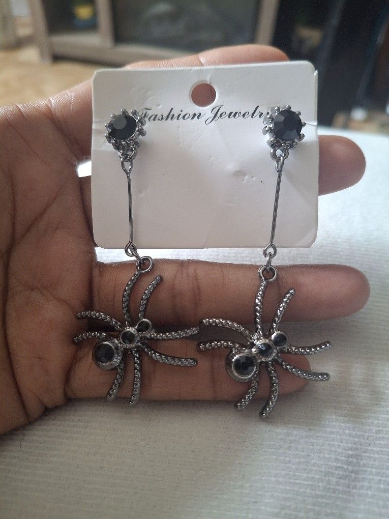Spider Dangling Earrings