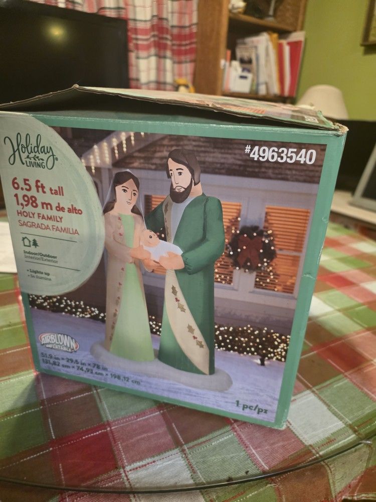 Chrimas NATIVITY HOLY Lighted Inflatable..new