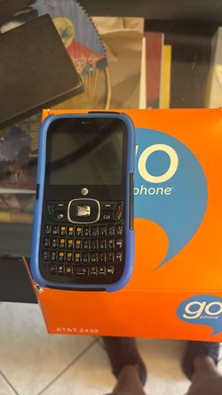 AT&T Z432 GoPhone with Blue Case