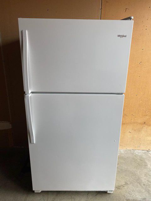 Like New Whirlpool Refrigerator W Warranty! Free Local Delivery 