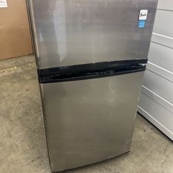 Brand NEW! Avanti 3.1 Cu Ft 2-Door SS Energy Star Refrigerator Freezer 