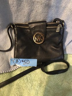 Michael Kors crossbody bag in great condition $50