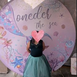 Backdrop & 7.5feet round stand