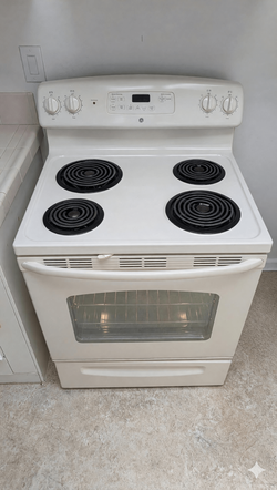 GE 30” Electric Range – Like New, 4 Burners White - Santa Clara, CA