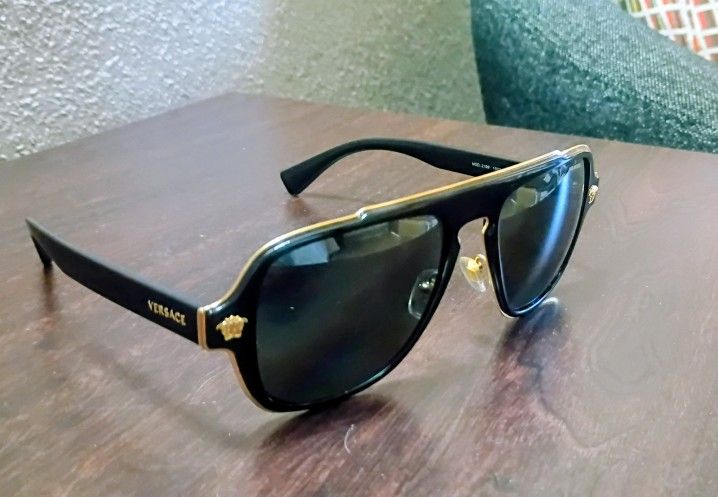 Authentic Versace Sunglasses (Like New)