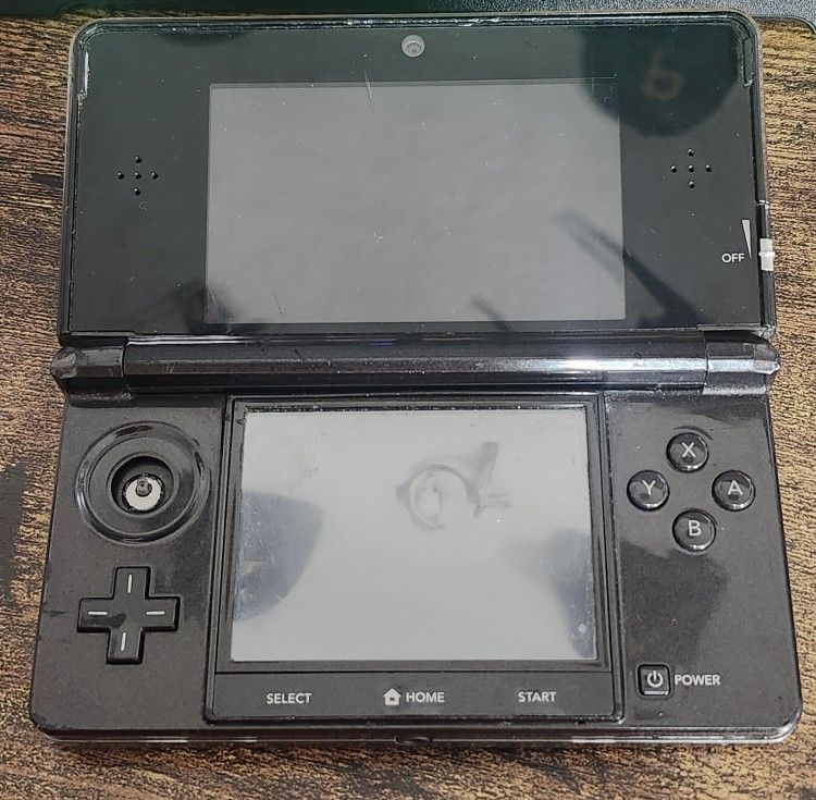 Old Nintendo 3DS FOR PARTS