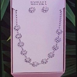 New! Badgley Mischka Silver Floral Necklace Set