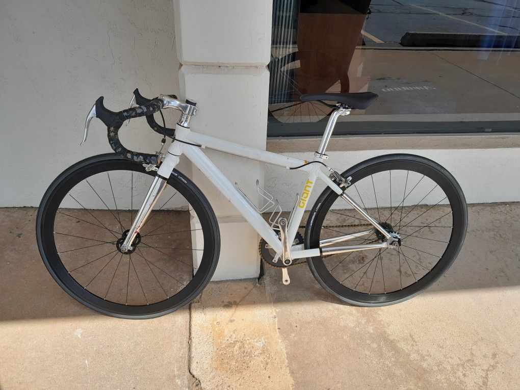trek bicycle bowery Giant Bowery Speed Race Track Bike for Sale in Oklahoma City, OK