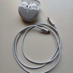 USB Bluetooth Ear Buds Like New