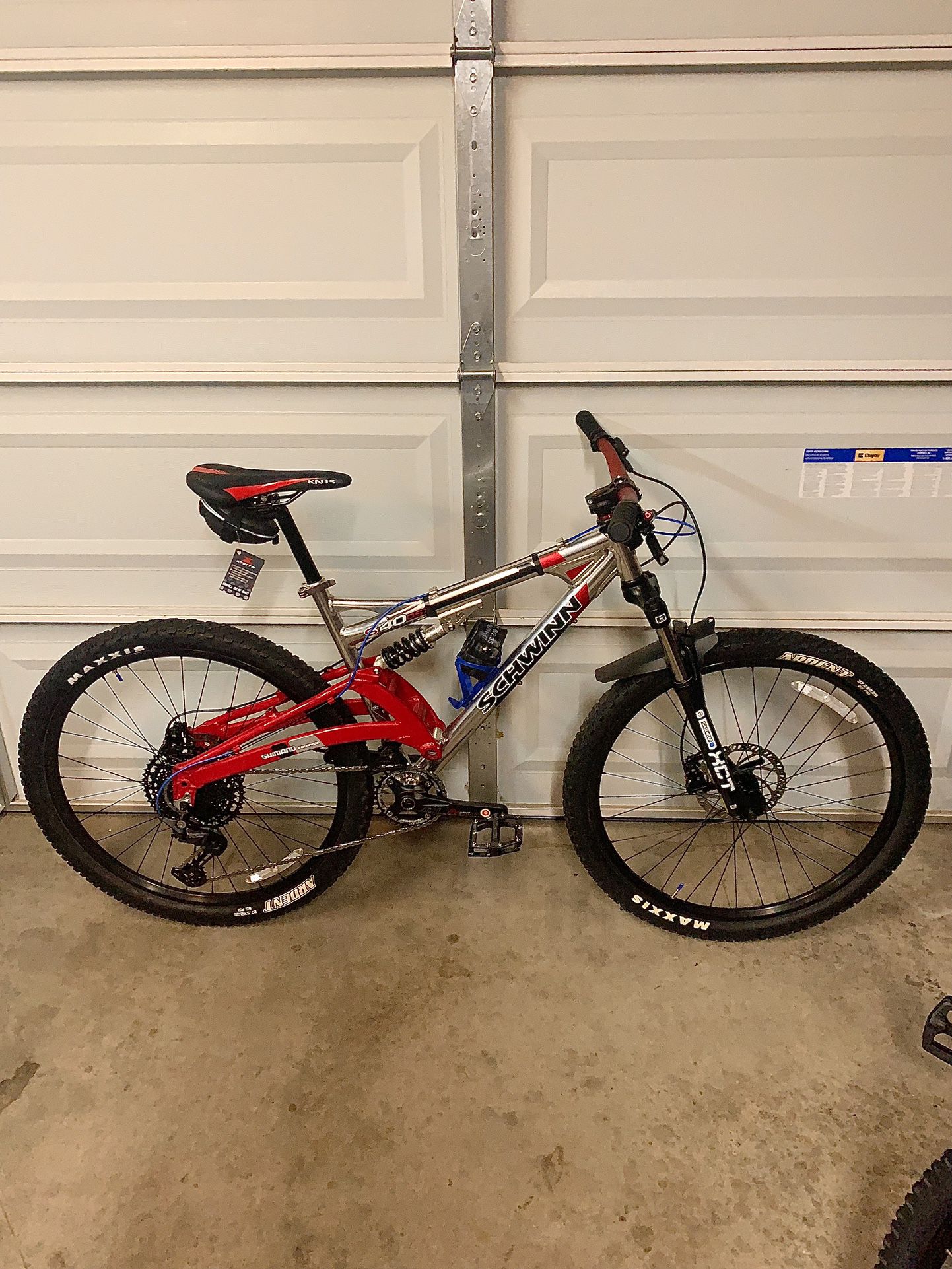 Like-new  Custom 27.5 Mountain Bike w New Parts