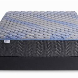 A Big Assortment Of Queen Mattresses Ranging In Price From $250 To $660