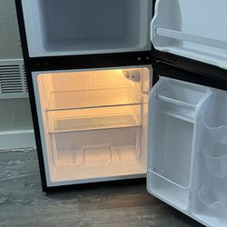Mini fridge 3.0 Cubic ft 