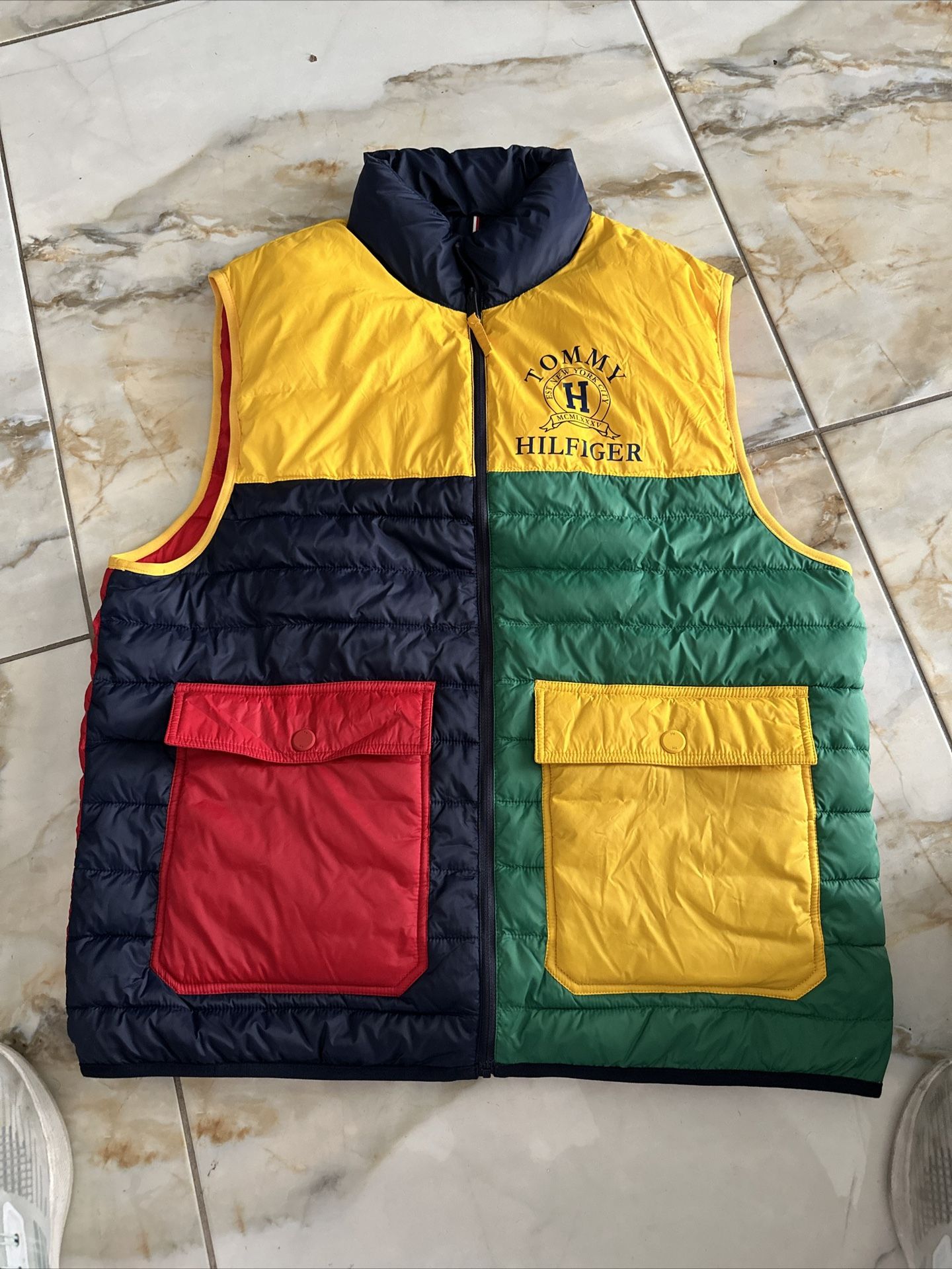 Tommy Hilfiger Color Block full zip Puffer Vest Men's  Size Large 