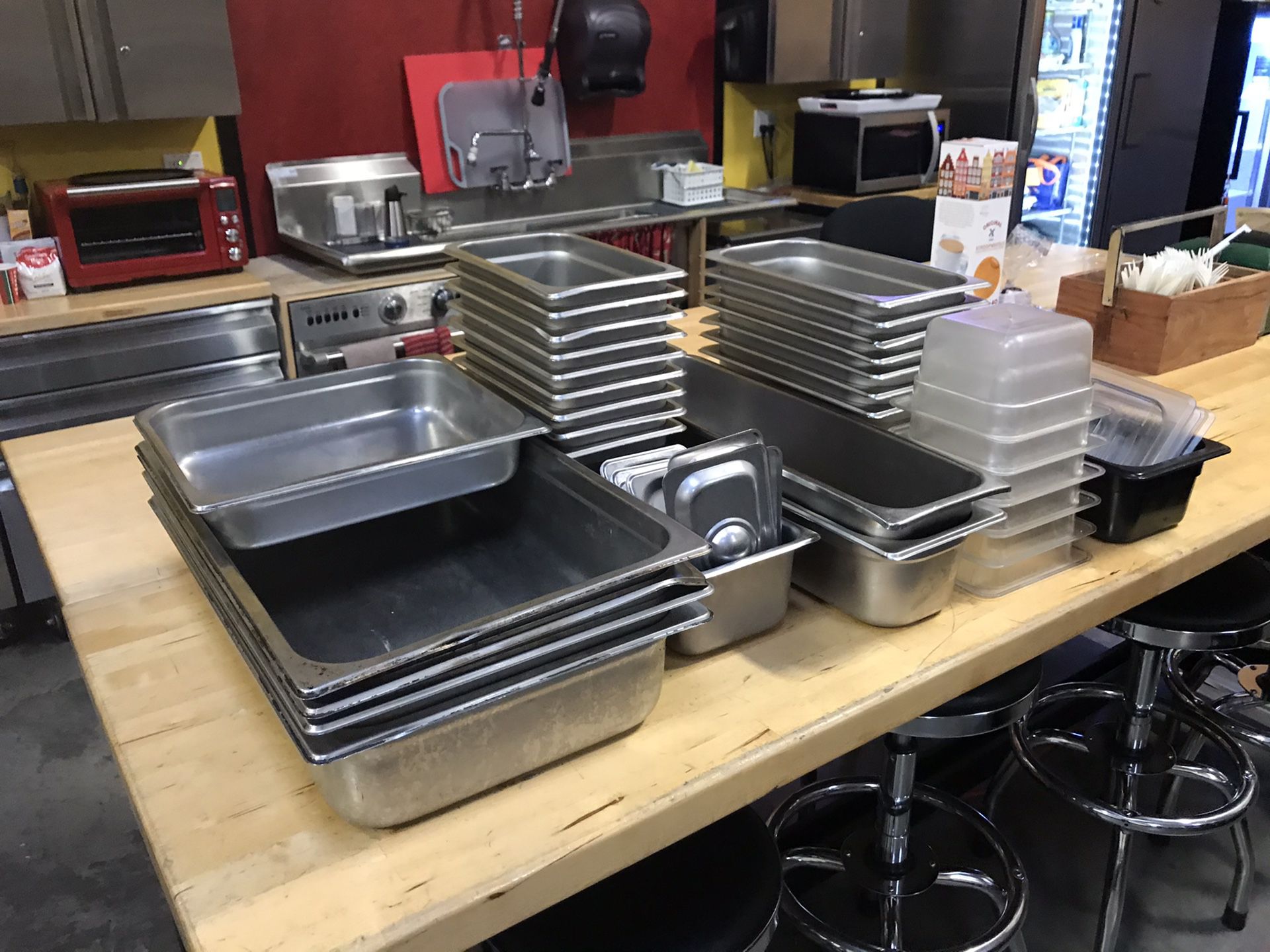 Restaurant Steam Table Pans and Lids