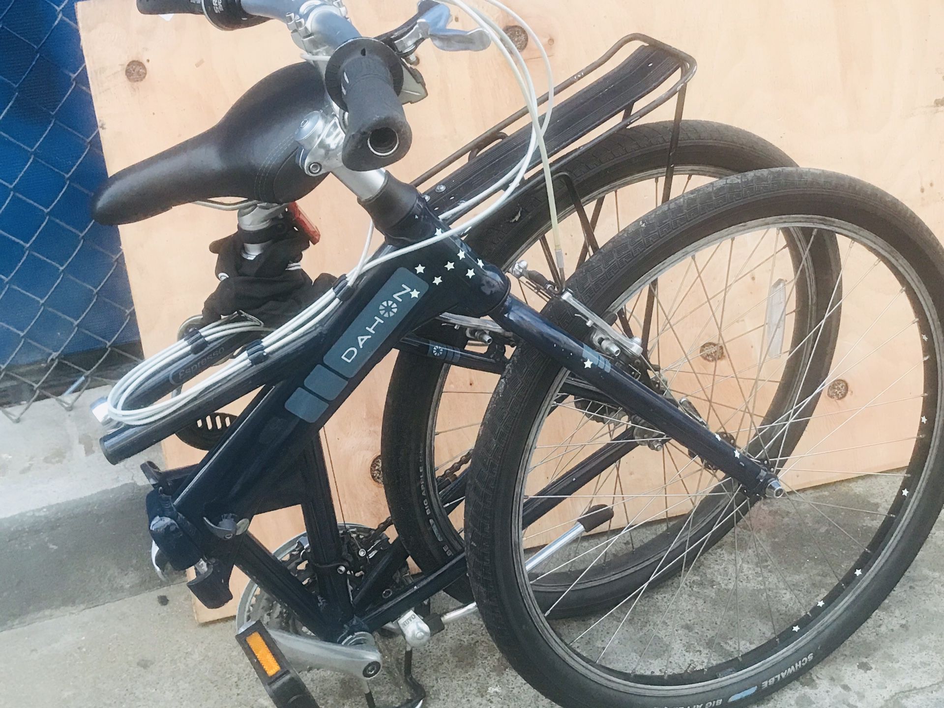 26 “ Dahon fold up bike. Only interested in serious buyers. Going back to the east coast for school.Great commuter bike. 500 obo